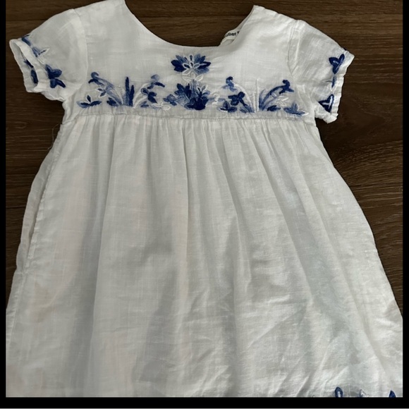 100% Roller Rabbit cotton white dress with blue embroidered flowers - Picture 5 of 12